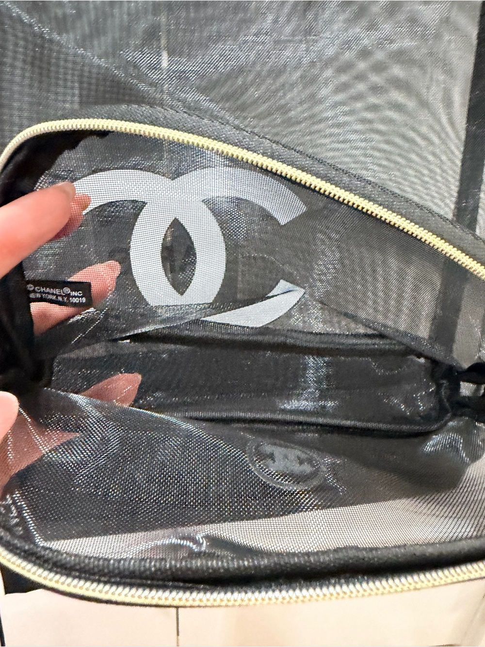 Chanel Beaute Black Mesh Tote with Pearl Chain and Cosmetic Pouch - New - Picture 6 of 10